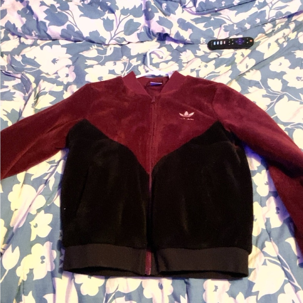 Brand-adidas color burgundy and black with white lettering size XS